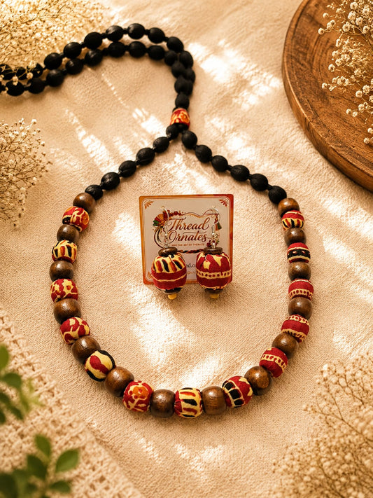 RED WOODEN BEADED NECKLACE